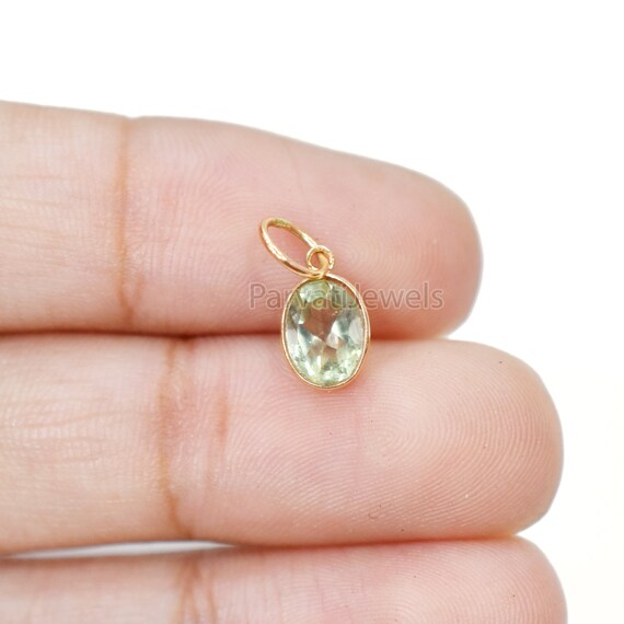 ナチュラルグリーンアクアマリンチャーム、ソリッドゴールドチャーム