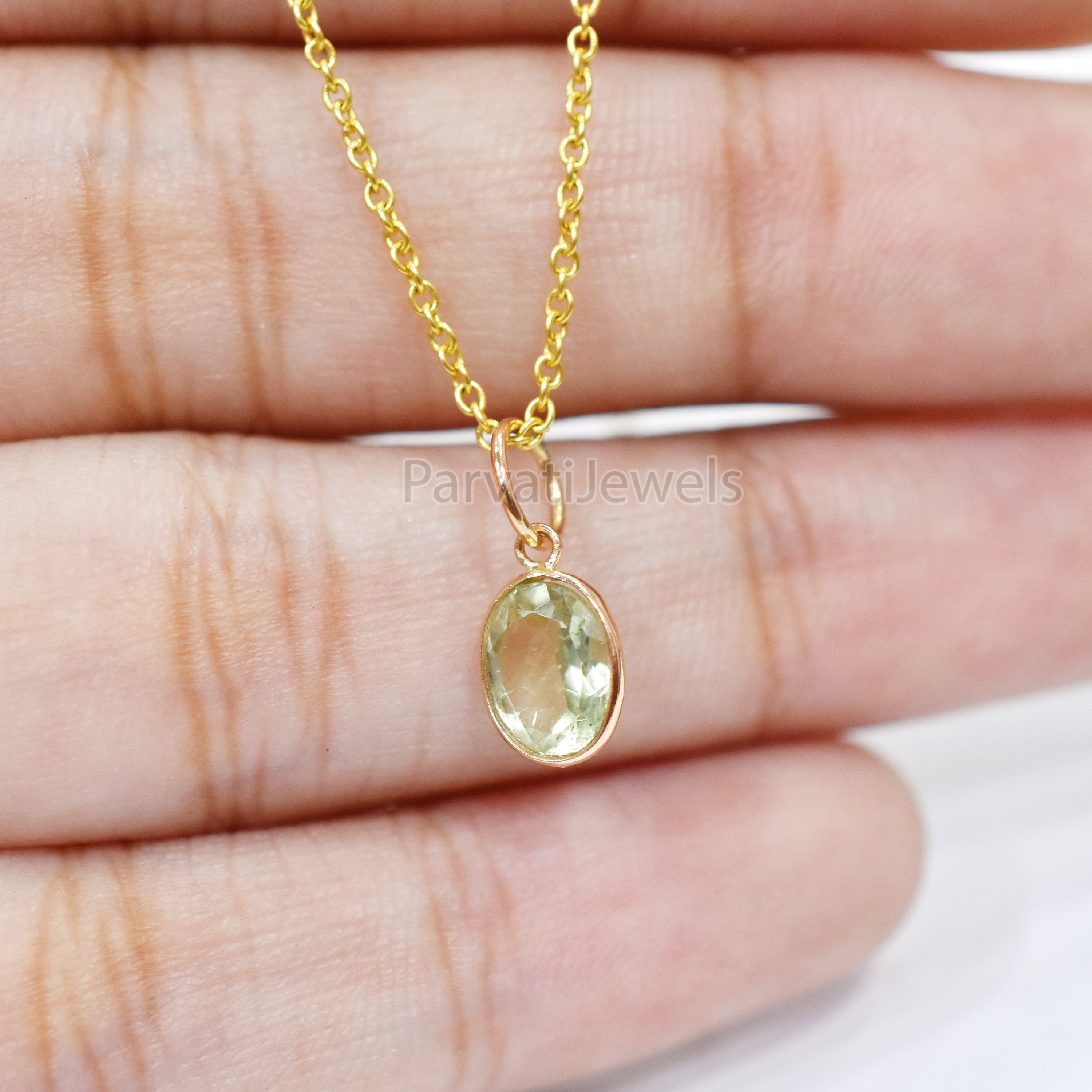 ナチュラルグリーンアクアマリンチャーム、ソリッドゴールドチャーム