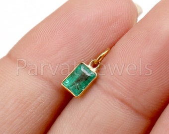 Emerald Charm, 18k Solid Gold Charm, Natural Emerald Charm, Gold Charm, Charm Pendant, Charm Necklace, Handmade Gold Charm