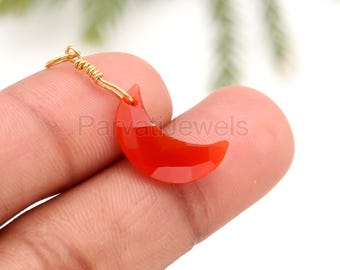 Charm de oro con forma de media luna de cornalina natural AA, charm de oro macizo de 18k, charm de cornalina, charm de oro, charm de oro hecho a mano, regalo para ella,
