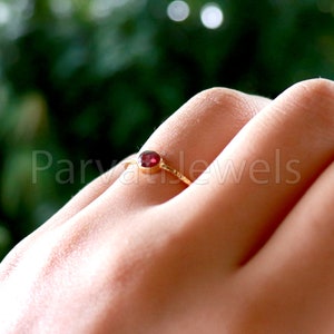 Anillo de rubí natural, anillo de oro con rubí, anillo de oro macizo de 18 k con rubí, anillo de oro hecho a mano, anillo de compromiso con rubí, anillo de boda con rubí, anillo de oro martillado