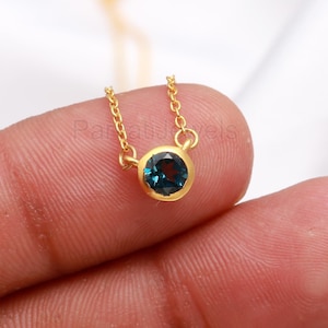 Dije de topacio azul de Londres natural en oro macizo de 18 k, collar con colgante de topacio, collar de oro hecho a mano, collar con piedra natal de diciembre, collar de oro