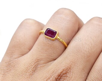 Anel artesanal em ouro 14k com rubi natural em formato octogonal, anel de noivado.
