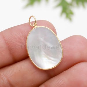 Natural Mother of Pearl Charm, 18k Solid Gold Charm, Mother of Pearl Charm, Pearl Charm Necklace, Gold Charm Pendant, Handmade Gold Charm