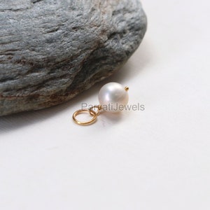 Natuurlijke zoetwaterparelbedel, 18k massief gouden bedel, parel bedelketting, parel bedelhanger, handgemaakte gouden bedel, cadeau voor haar