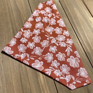 Vintage Flower Dog Bandana, Over The Collar Dog Bandana, Traditional Tie, Pet Accessories, Cat Bandana, Gift For Pets, Slip On Bandana