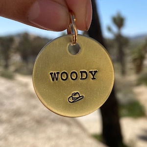 WOODY: Cowboy Hat Dog Tag - Prsonalized Pet Tag for Dog and Cat - Handmade Dog ID Tag – Dog Name Tags – Pet Collar – Cat Tag – Brass - Cute