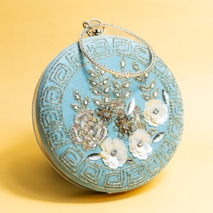Bolso de mano de seda bordado a mano, artesanal, exquisito, floral, redondo, con bandolera desmontable, regalo perfecto para ella