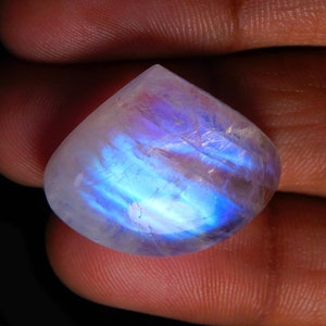 AAA Quality Rainbow Moonstone Cabochon Gemstone, Natural Heartshape Rainbow Moonstone Loose Gemstone,  Size 20X25X8 MM 26Cts