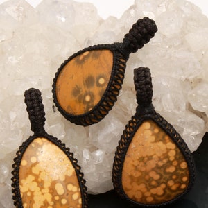 Beau pendentif macramé en jaspe océan, pendentif pierres précieuses en jaspe océan, cadeau de Noël, bijoux pendentif en cristal de guérison énergétique puissante