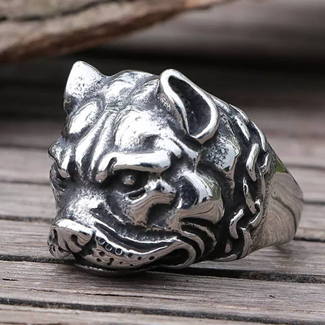 Bulldog Ring
