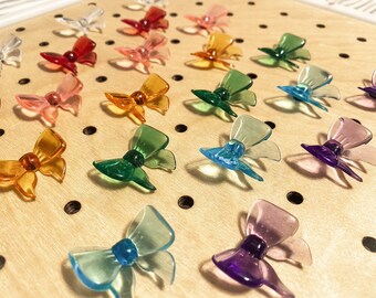 Bow Acrylic Pegs (25 Count)
