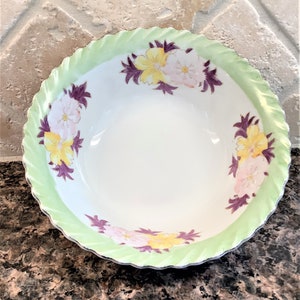 Vintage Gold Trimmed Floral Serving Bowl/Vintage Floral Serving Bowl/Made in Japan/White & Yellow Flowers Green Fluted Edge Serving Bowl