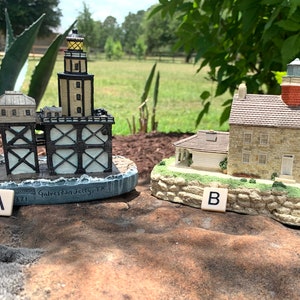 Vintage Lighthouse Figurines: Galveston Jetty #9371 Lighthouse /Selkirk NY #157 Lighthouse/Vintage Collectible Lighthouses