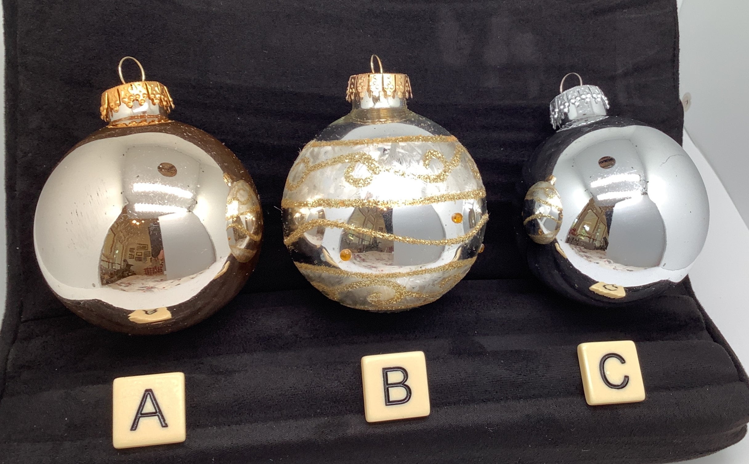 Boule De Noël Vintage En Verre - Argent Et Jaune - Déco Américaine USA