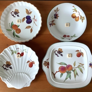 Royal Worcester Evesham: 1960s Porcelain Dishes - Choice of Style