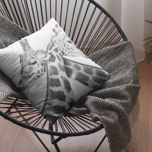 JIRAFA TIRO ALMOHADAS / Almohada de animales lindos / Cojín de jirafa al aire libre / Cojín moderno / Muebles de jardín / Jirafa Amante regalo