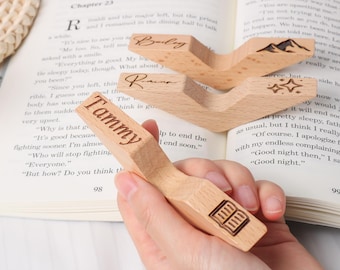 Porta-pagina personalizzato in legno con pollice, regalo per gli amanti dei libri