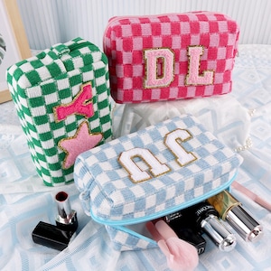 Bolsa de cosméticos a cuadros personalizada, bolsa a cuadros, regalos para damas de honor, regalos para vacaciones, recuerdos para despedidas de soltero, recuerdos para despedidas de soltera, parches de maquillaje personalizados.