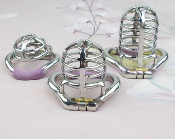 Cage de chasteté pour hommes en option de 3 longueurs avec anneau de base articulé Cage de chasteté en acier inoxydable facile à faire pipi Dispositifs de chasteté pour hommes