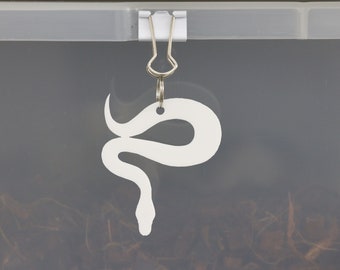 10 Single Colour Male Tags - White