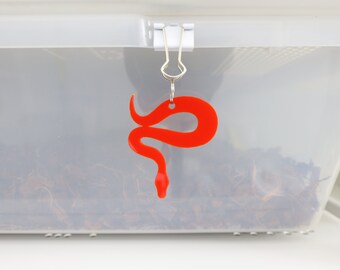 10 Single Colour Male Tags - Red