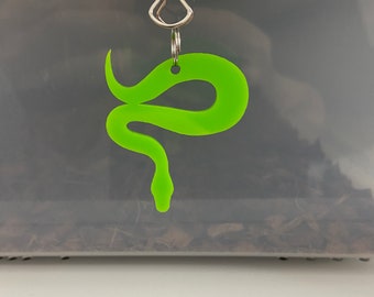 10 Single Colour Male Tags - Bright Green