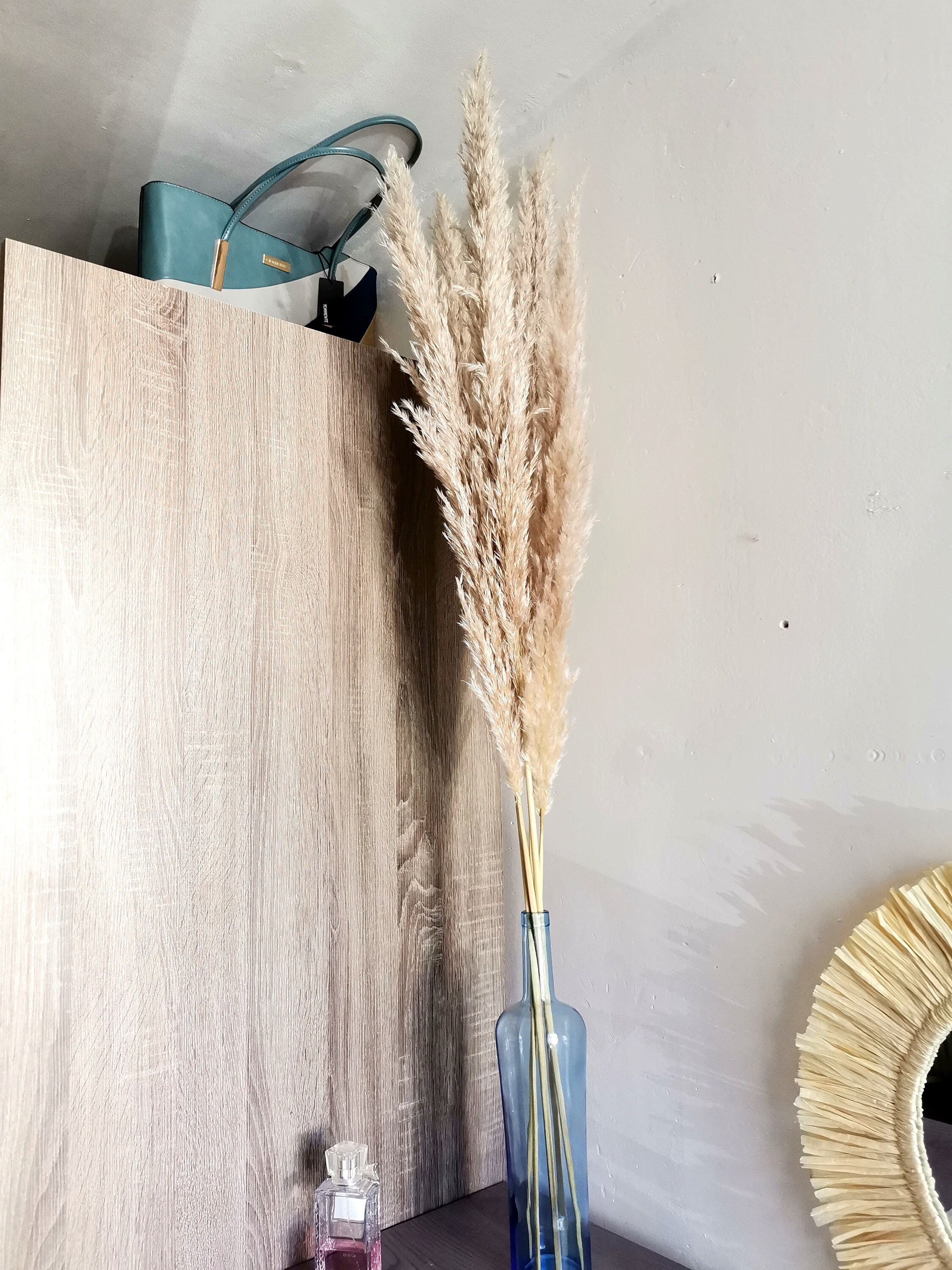 Vase Style Dame Jeune avec Bouquet de Fleurs Sèche