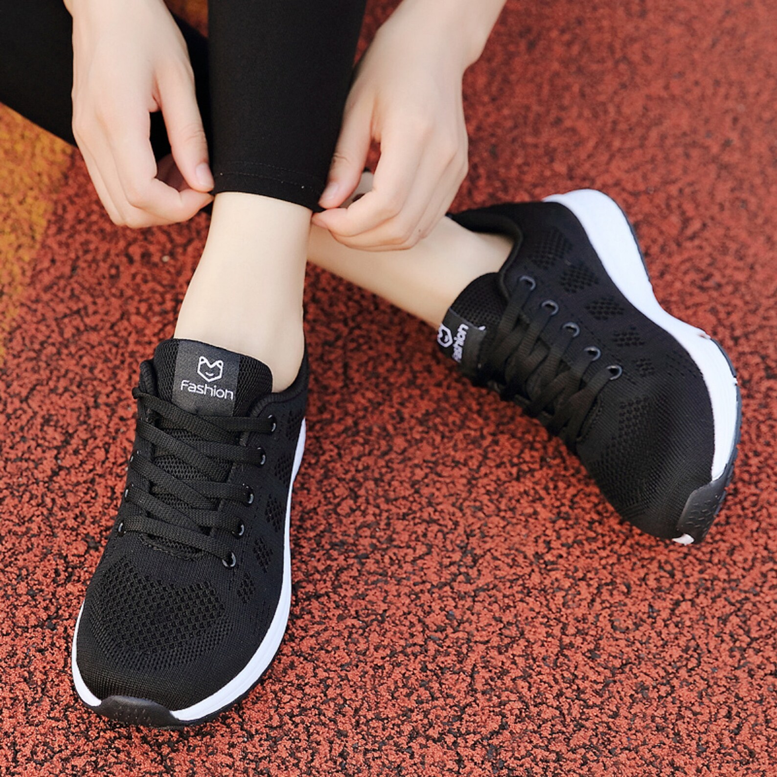 trendy flat shoes 2021
