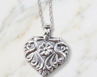 Vintage Sterling Silver Heart Locket Necklace: Handcrafted Flower Pendant