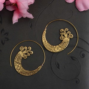 GOLD BRASS AFRICAN earrings, engraved gold hoop earrings, tribal big earrings, dainty hoops, gift for women, summer outfit, stunning hoops