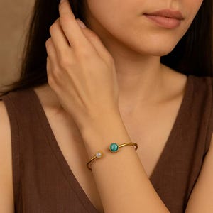 Pulsera ajustable hecha a mano de plata de ley 925 con turquesa y piedra lunar