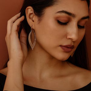 Elegante Messing Creolen - Handgemachter Boho Stil, leichter Statement Schmuck, perfektes Geschenk für Sie, Handwerkskunst