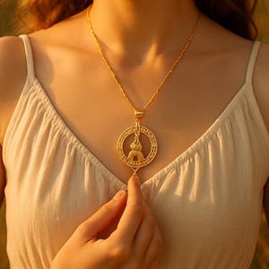 Eiffel Tower Pendant Necklace / Paris Necklace / Parisian Necklace / Travel Necklace / I Love Paris Necklace / Paris Charm / Paris Pendant