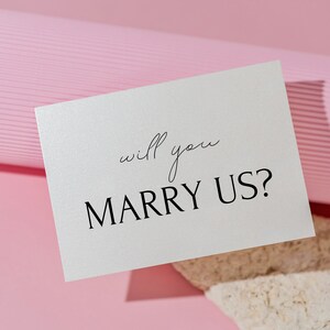 Quer se casar com a gente? | Modelo de Cartão de Pedido de Casamento. Convite e Anúncio Digital Editável e Imprimível para Download