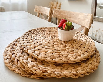 Natural Woven Placemats For Table Setting, Set of 4-8, Thick Water Hyacinth Round Wicker Placemats, Straw Braided Mats For Dining Table
