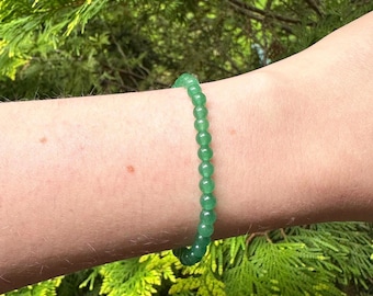 dainty green aventurine stretchy crystal bracelet