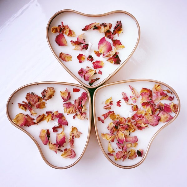 Vanilla & Coconut Scented Handmade Candles With Dried Roses/Rose Gold Heart-Shaped tin