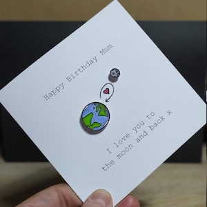 San Valentino/Anniversario "Ti amo fino alla luna e ritorno" - Disegnato a mano e personalizzabile! Compleanni, anniversari, ecc