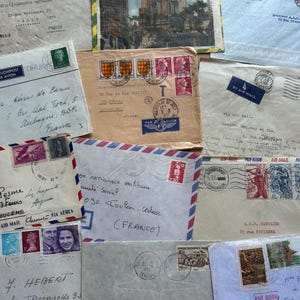 NUEVO STOCK Colección de 12 sobres vacíos de correo aéreo originales franceses de la década de 1950 Papel manuscrito Efímera Accesorios para diarios