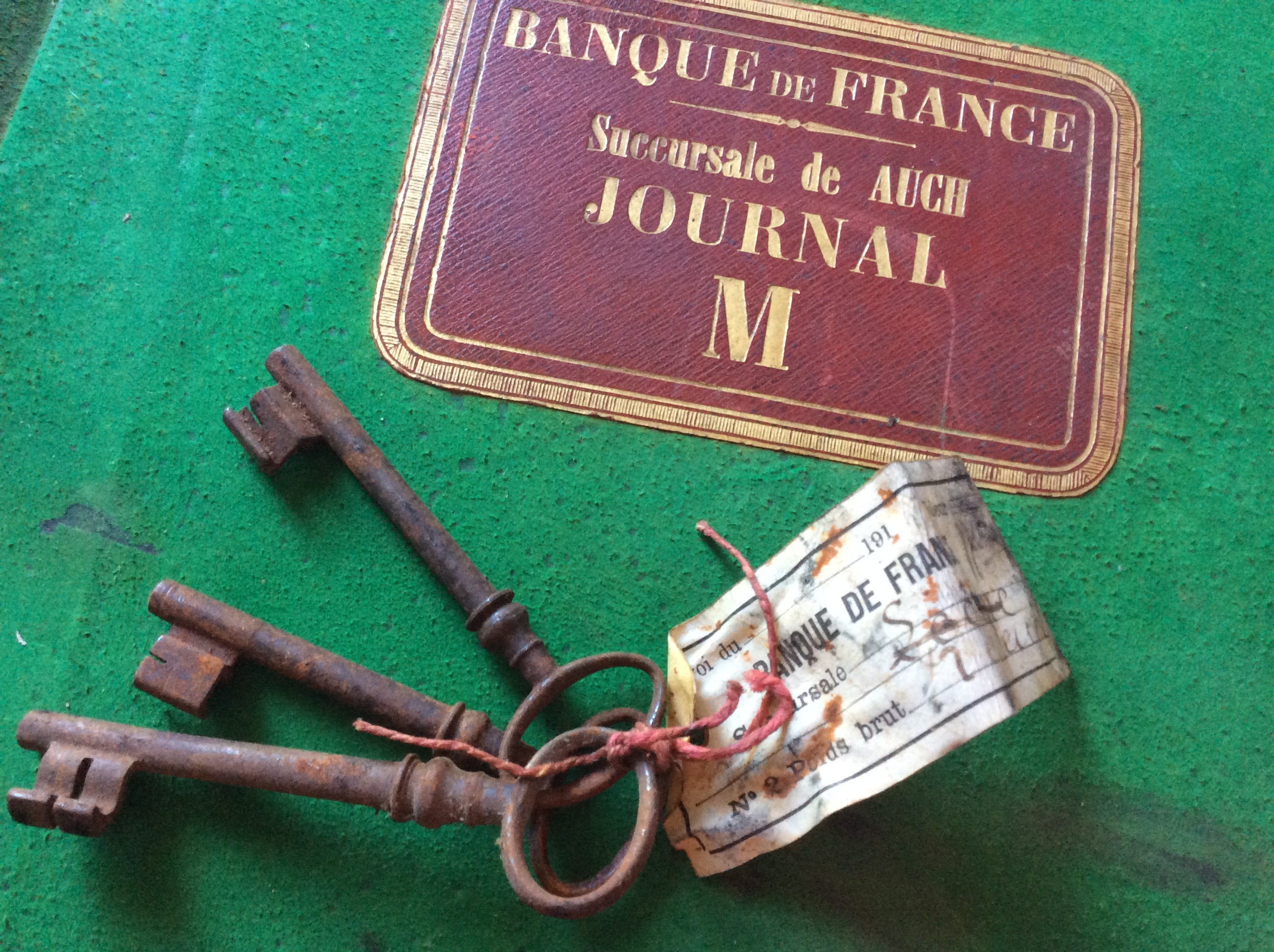 Magnifique Ensemble Antique de Vieilles Clés La Banque France avec Étiquette Manuscrite Originale
