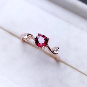 Natural Rhodolite Garnet ring, Pinkish Red Garnet, Dainty Ring, Promise Ring, January Birthstone, Round Cut Garnet Ring, Solitaire Ring