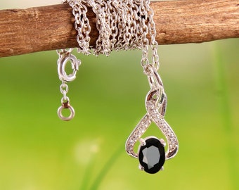 Collar Halo Onyx, Colgante genuino de ónix de corte ovalado, Colgante de piedra preciosa negra, Regalo de piedra de nacimiento de diciembre, Colgante de piedra negra
