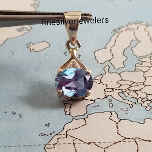Dainty Alexandrite Pendant in 925 Sterling Silver Alexandrite Necklace Infinity Style