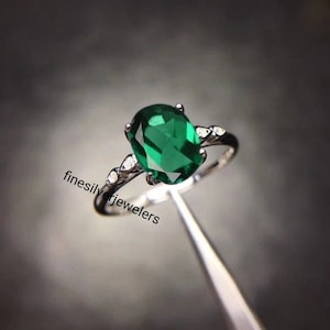 Gemstone Emerald Ring Solitaire Ring-Emerald Birthstone Ring-Green Emerald Stackable Ring Silver-925 Sterling Silver Dainty Ring