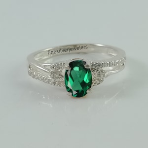 Weddings Emerald Ring, Stackable Ring,Green Emerald Ring,925 Starling Silver, Dainty Silver Ring, Handmade Ring, May Birthstone, Women Ring