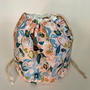 Petit sac à cordon à fond rond, sac à cordon, sac à projet, sac à projet de tricot, sac à lunch, sac kinchaku, sac en coton