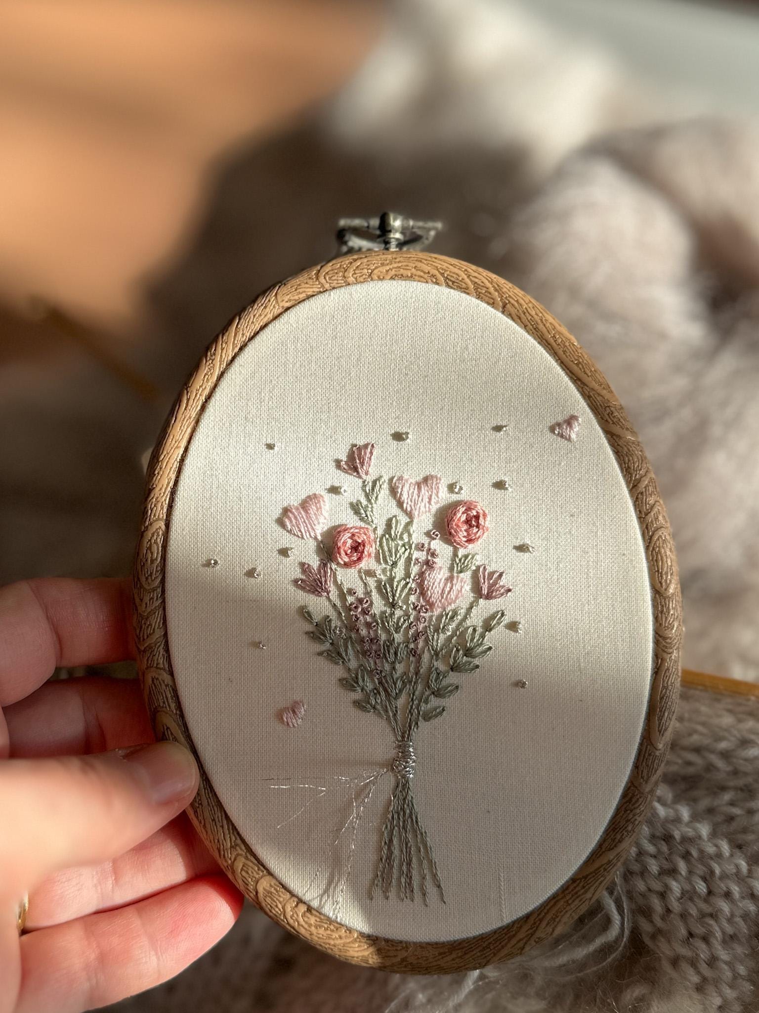 ブーケ刺繍パターン 愛の刺繍デザイン ロマンチックな刺繍パターン