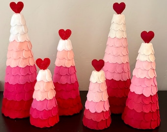 Árboles de San Valentín con corazones de fieltro
