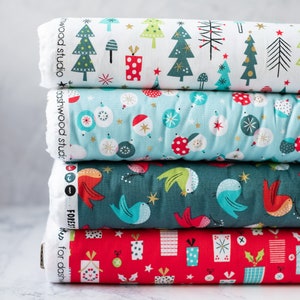 Metallic Presents, Forest Friends Christmas Fabric van Dashwood Studio. Katoenstof voor quilten, kleding maken en knutselen FOR1847 afbeelding 3